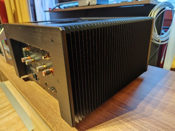 AVM OVATION SA 8.3 Power Amp Second hand - Image 3