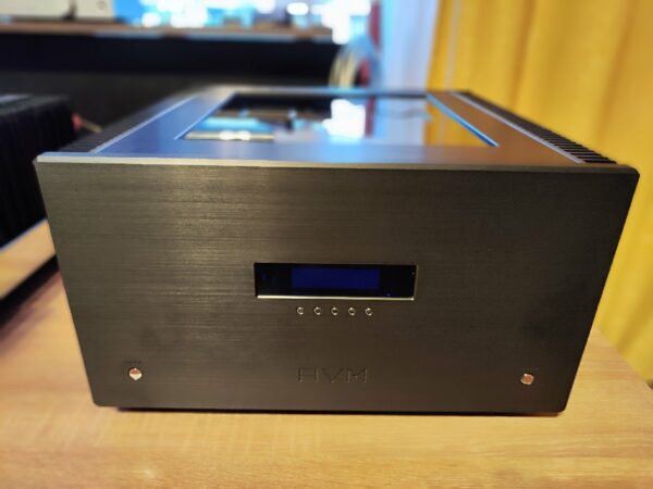 AVM OVATION SA 8.3 Power Amp Second hand